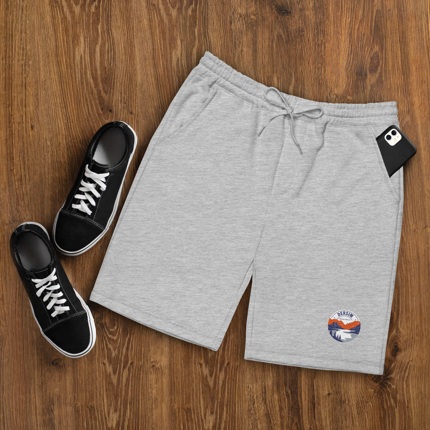 Sweatshorts grau mit rundem Emblem vorne